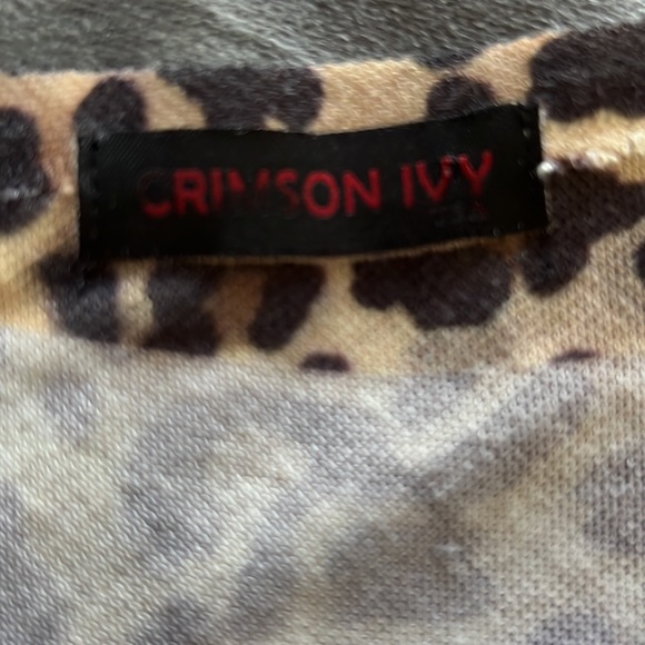 Bear shoulder leopard print top - Picture 3 of 5